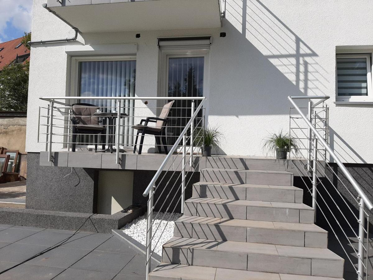 Design Apartment- 24H Self-Check-In - Bis 4 Pers - Parkplatz - Wifi - Balkon -Terrasse - In Direkter Weihernaehe - Radwege Schiffweiler Экстерьер фото