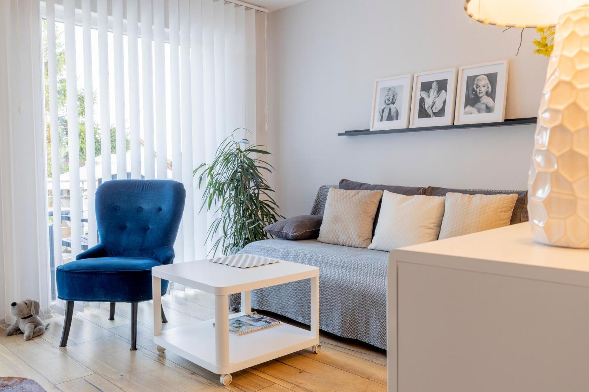 Design Apartment- 24H Self-Check-In - Bis 4 Pers - Parkplatz - Wifi - Balkon -Terrasse - In Direkter Weihernaehe - Radwege Schiffweiler Экстерьер фото